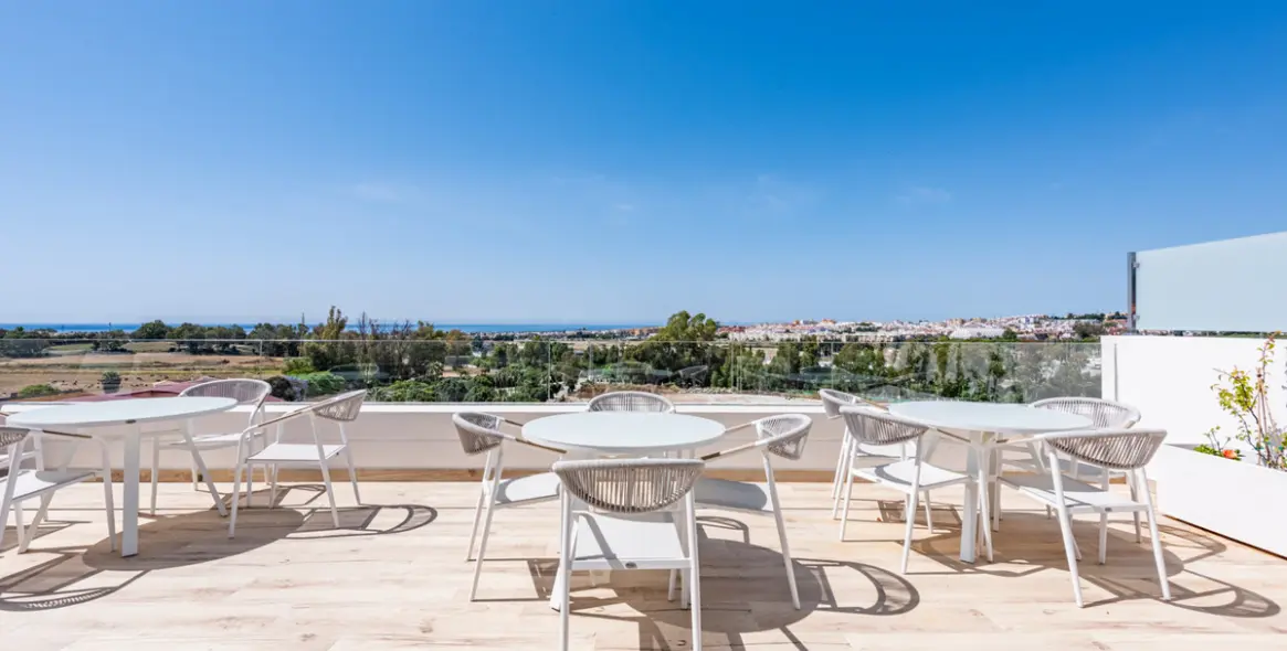 Sale of middle floor apartment in Nueva Andalucía 30