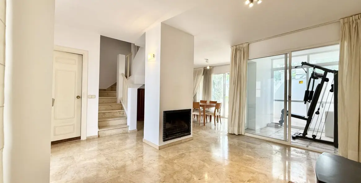 Продажа таунхауса в Nueva Andalucía 2