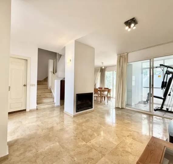 Продажа таунхауса в Nueva Andalucía