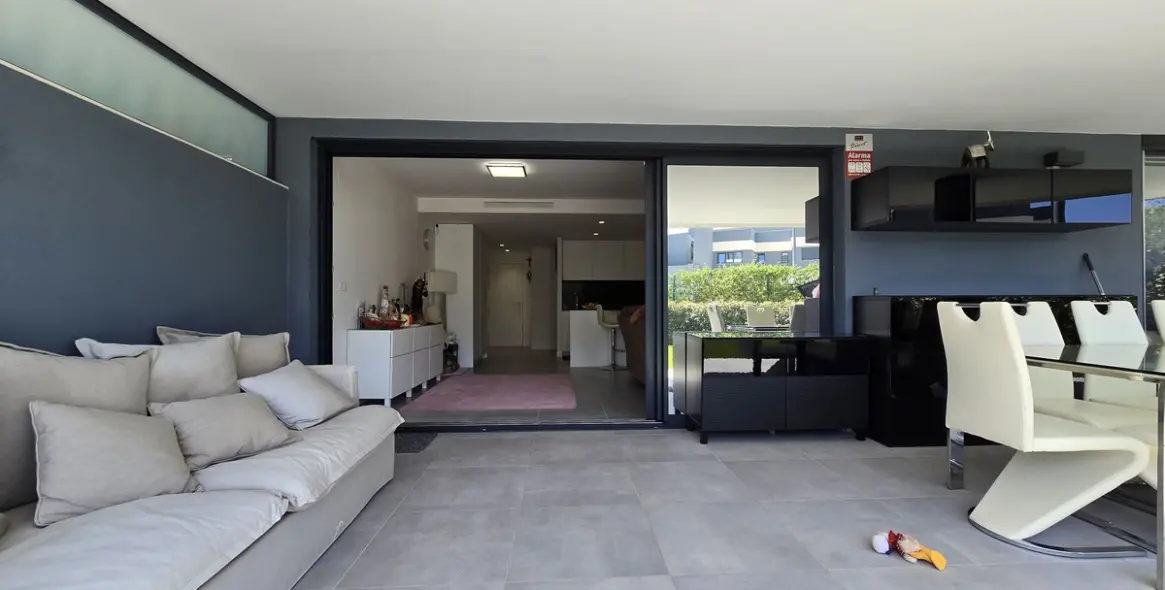 Sale of ground floor apartment in New Golden Mile 5