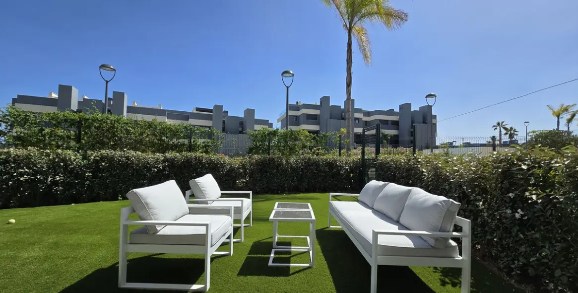 Sale of ground floor apartment in New Golden Mile 6