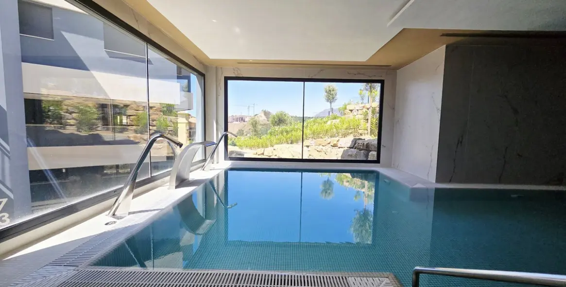 Sale of ground floor apartment in New Golden Mile 10