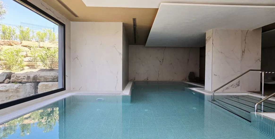 Sale of ground floor apartment in New Golden Mile 11