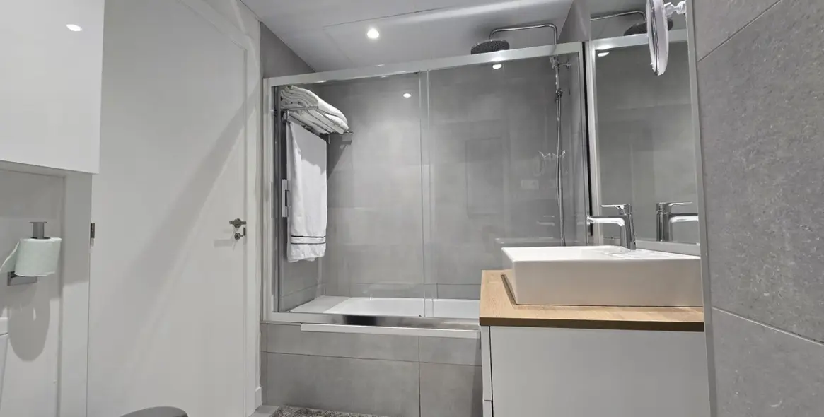 Sale of ground floor apartment in New Golden Mile 14