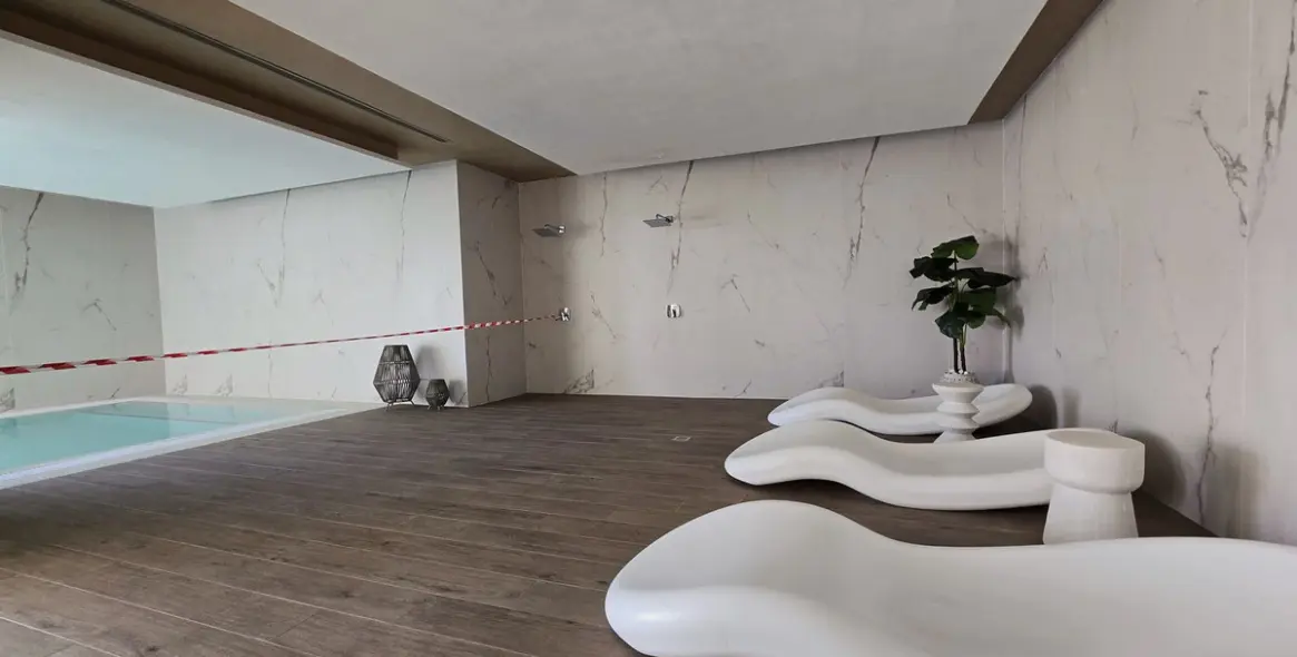 Sale of ground floor apartment in New Golden Mile 16