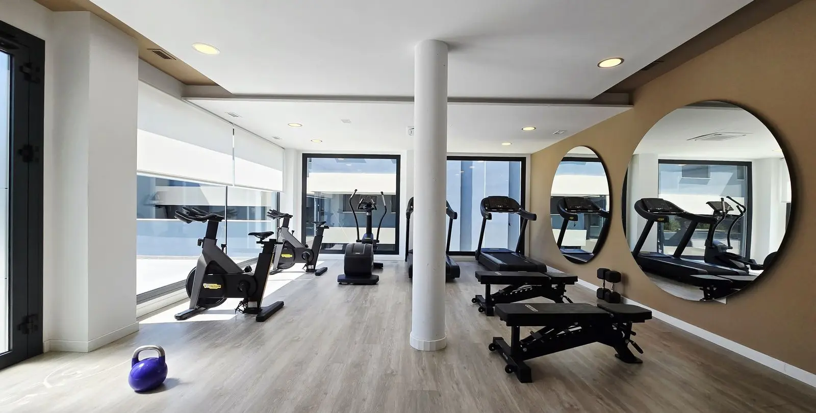 Sale of ground floor apartment in New Golden Mile 17