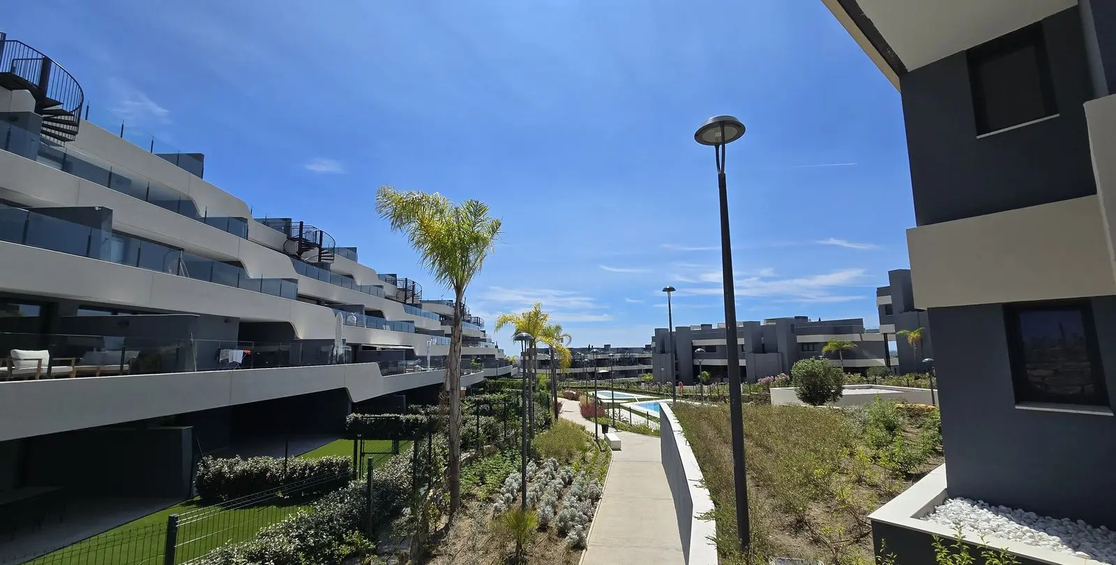 Sale of ground floor apartment in New Golden Mile 18