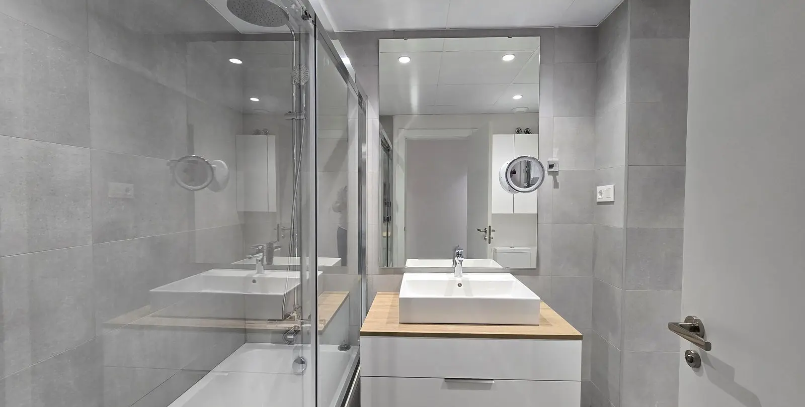 Sale of ground floor apartment in New Golden Mile 33