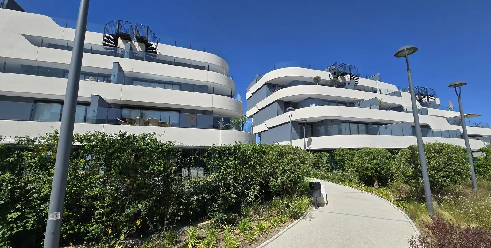 Sale of ground floor apartment in New Golden Mile 34