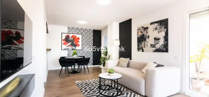 Sale of penthouse in El Paraiso 0