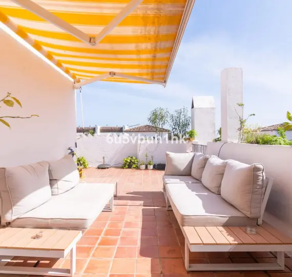 Sale of penthouse in El Paraiso