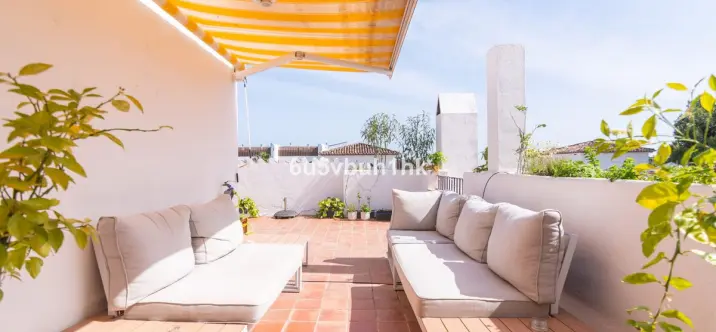 Sale of penthouse in El Paraiso 2