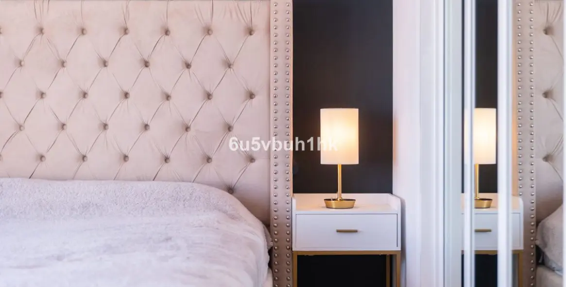 Sale of penthouse in El Paraiso 16