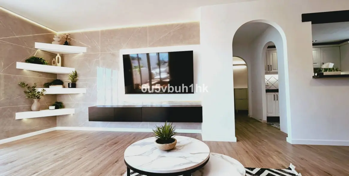 Sale of penthouse in El Paraiso 20