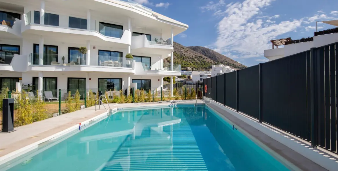 Sale of middle floor apartment in El Higueron 4