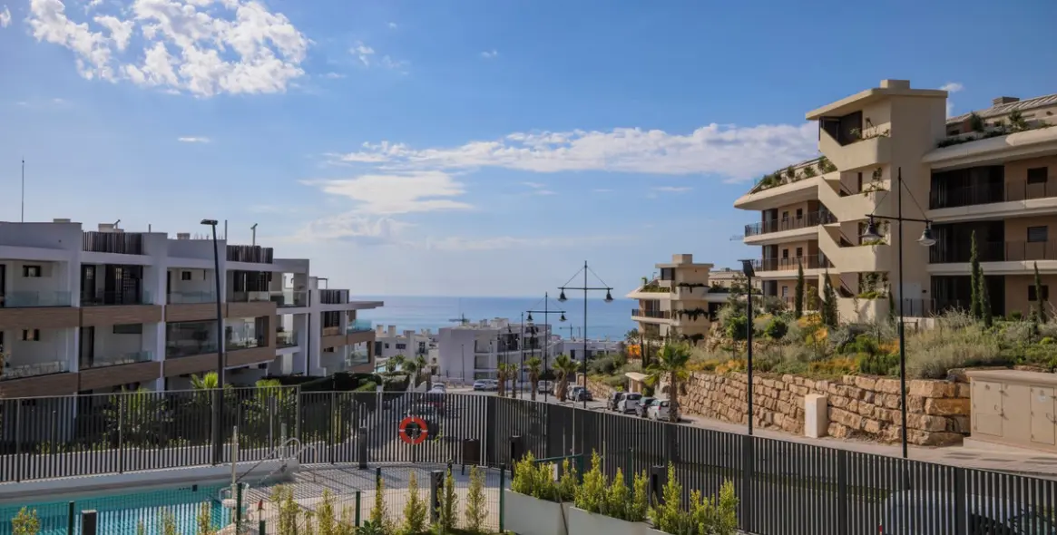 Sale of middle floor apartment in El Higueron 5