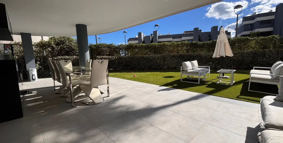 Sale of ground floor apartment in Estepona 11