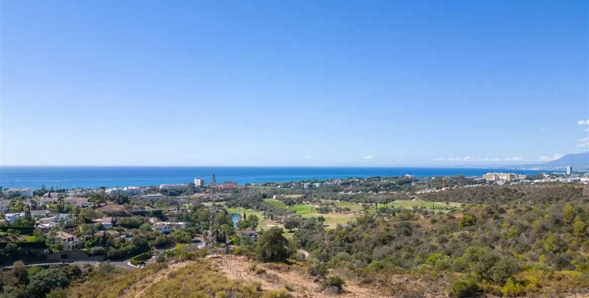 Sale of residential plot in El Rosario 1