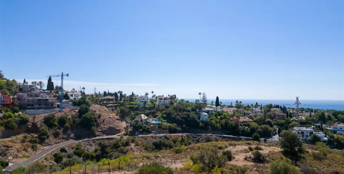 Sale of residential plot in El Rosario 2