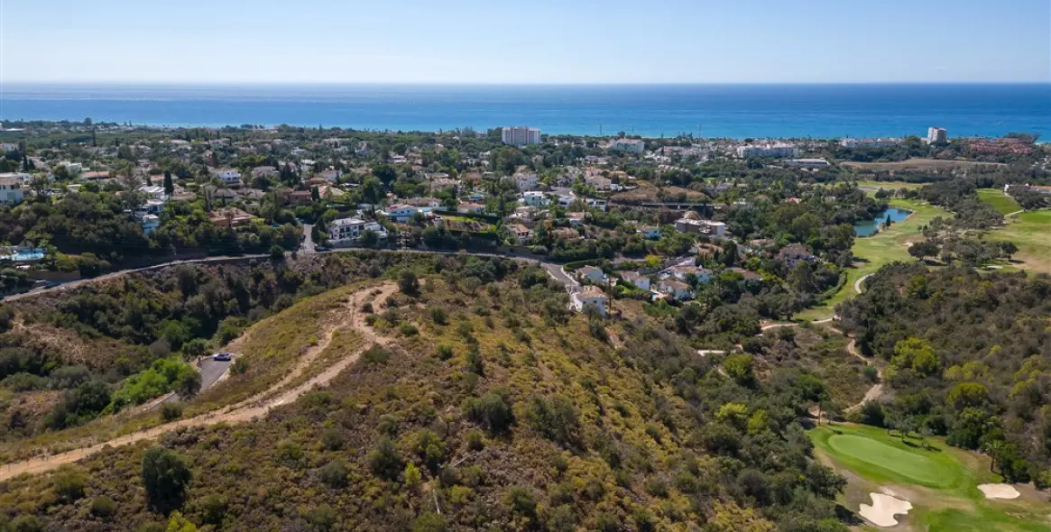 Sale of residential plot in El Rosario 3