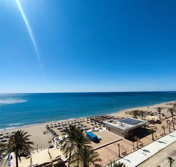 Sale of middle floor apartment in Fuengirola