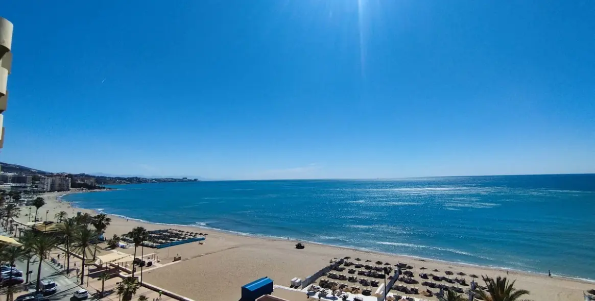 Sale of middle floor apartment in Fuengirola 3
