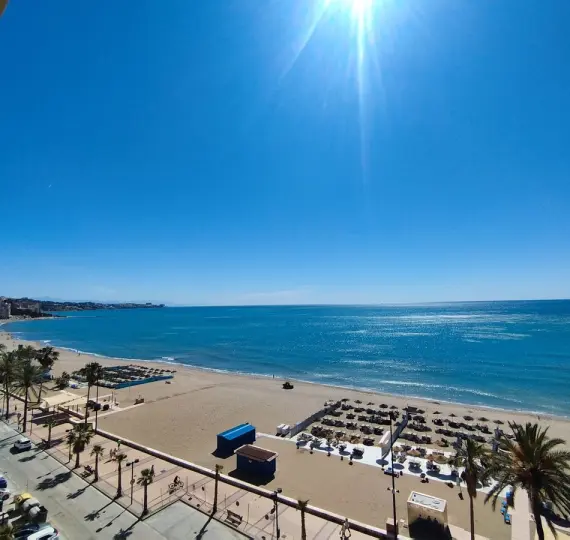 Sale of middle floor apartment in Fuengirola