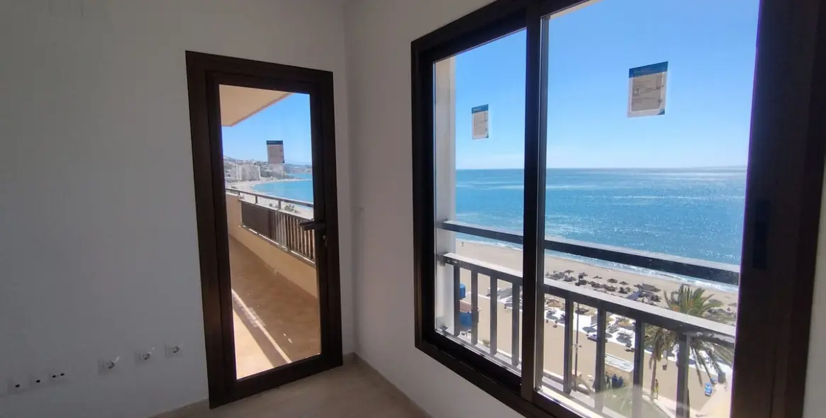 Sale of middle floor apartment in Fuengirola 4