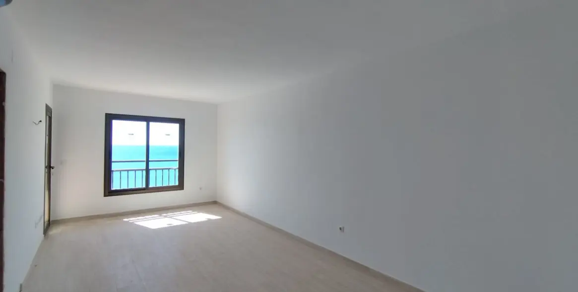 Sale of middle floor apartment in Fuengirola 5