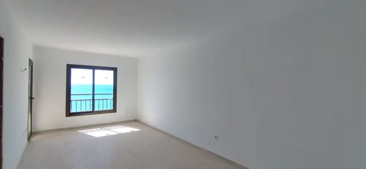 Sale of middle floor apartment in Fuengirola 4