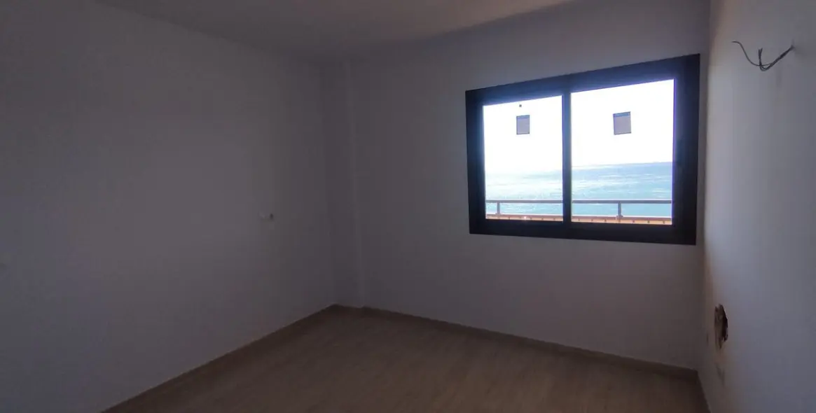 Sale of middle floor apartment in Fuengirola 8