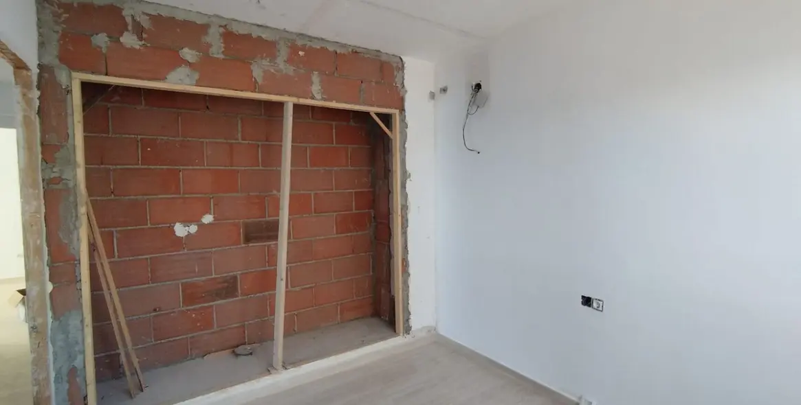 Sale of middle floor apartment in Fuengirola 9