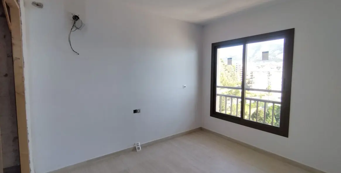 Sale of middle floor apartment in Fuengirola 10
