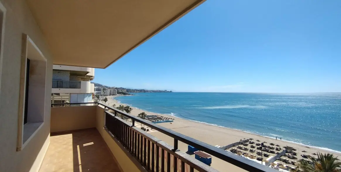 Sale of middle floor apartment in Fuengirola 20