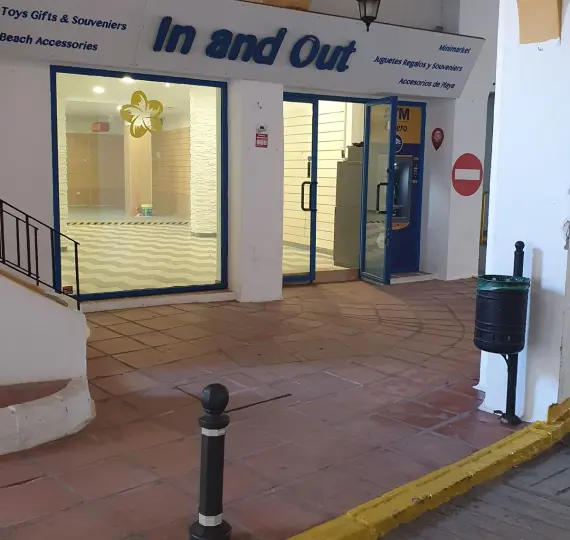 Sale of shop in Cabopino