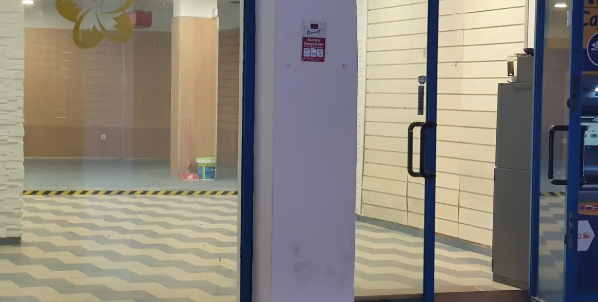 Sale of shop in Cabopino 2