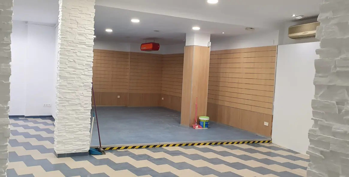 Sale of shop in Cabopino 4