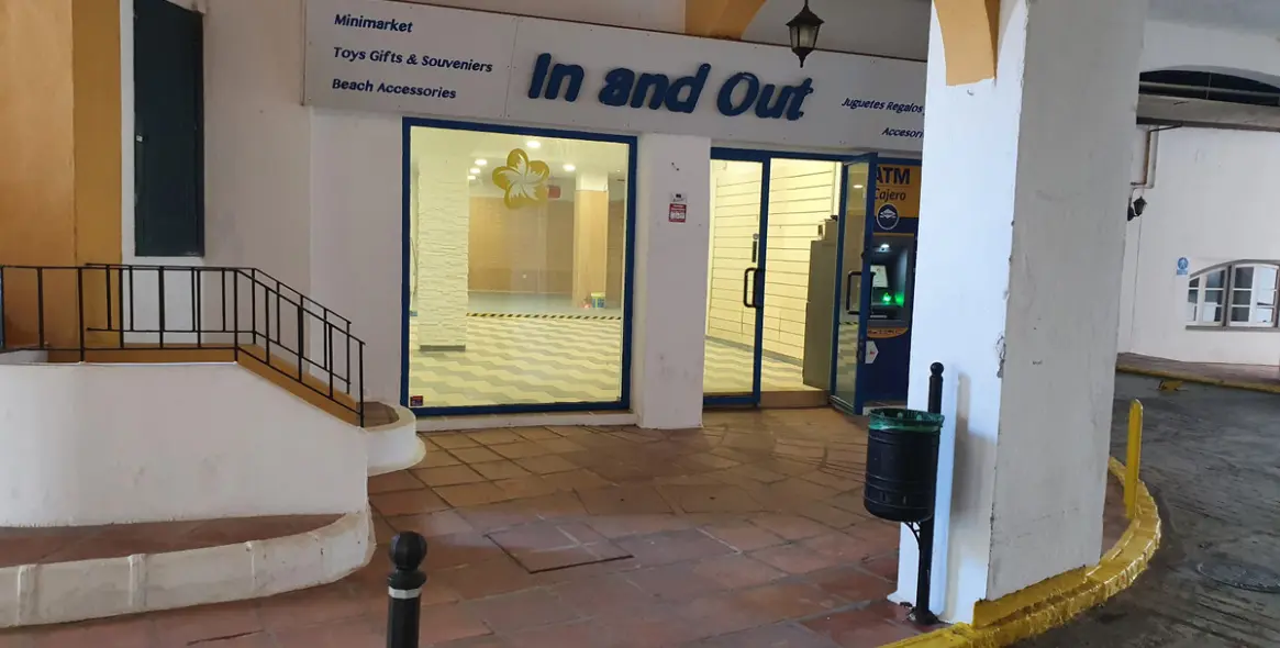 Sale of shop in Cabopino 5