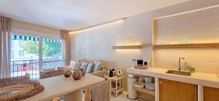 Продажа апартаментов на среднем этаже в Estepona 1