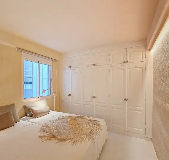 Продажа апартаментов на среднем этаже в Estepona