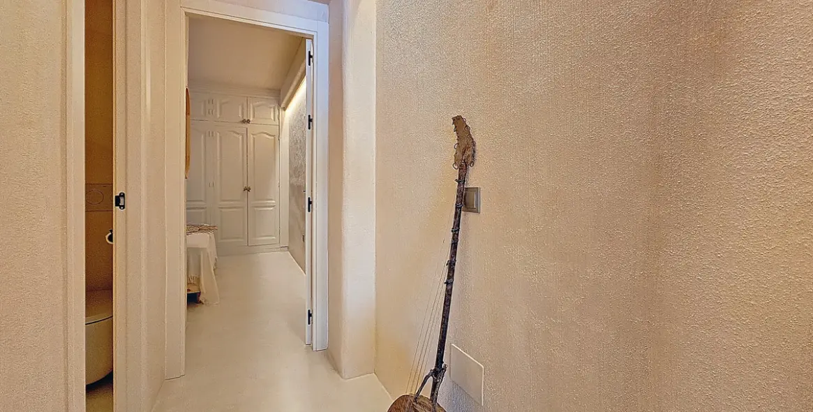 Продажа апартаментов на среднем этаже в Estepona 10