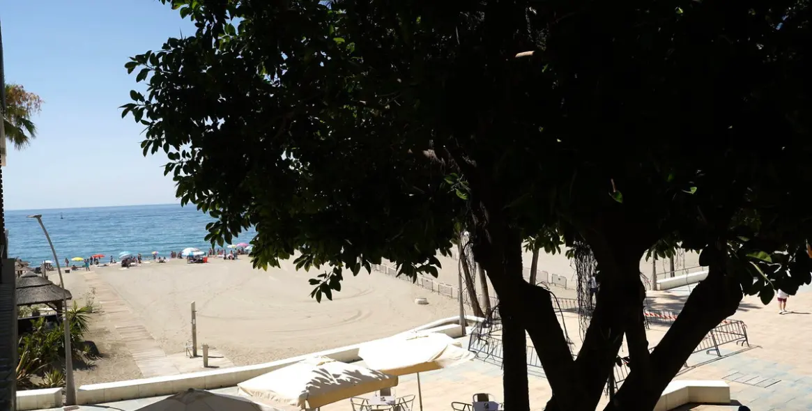 Продажа апартаментов на среднем этаже в Estepona 15