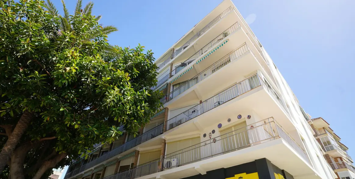 Продажа апартаментов на среднем этаже в Estepona 16