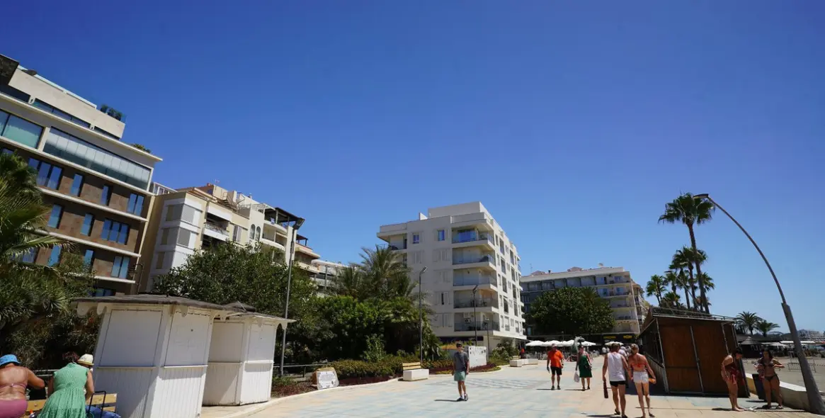 Продажа апартаментов на среднем этаже в Estepona 20