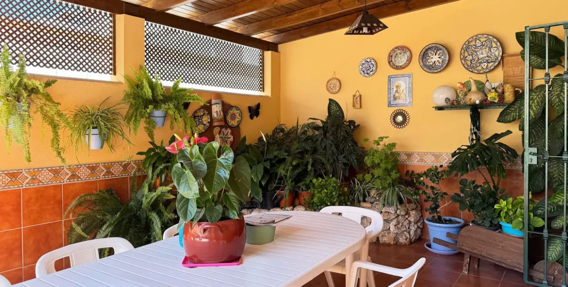 Sale of detached villa in El Coto 3