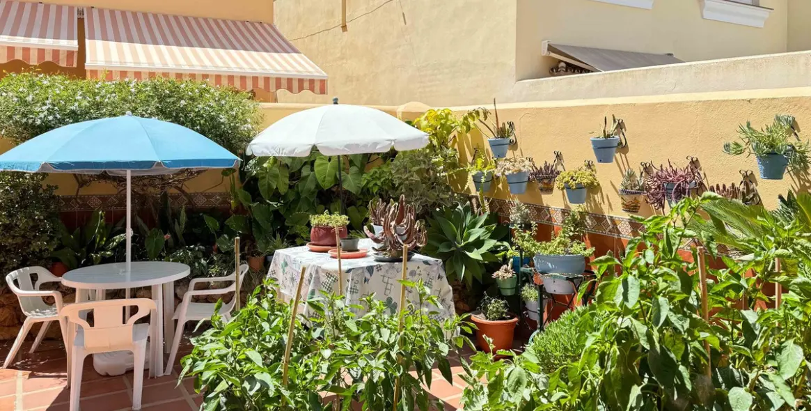 Sale of detached villa in El Coto 13