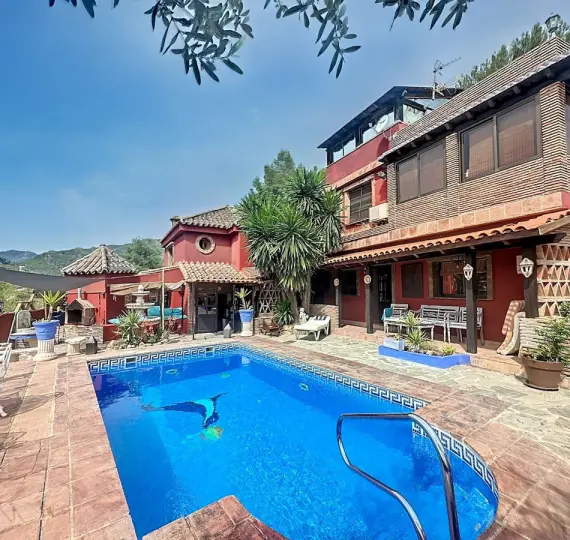 Sale of finca - cortijo in Monda