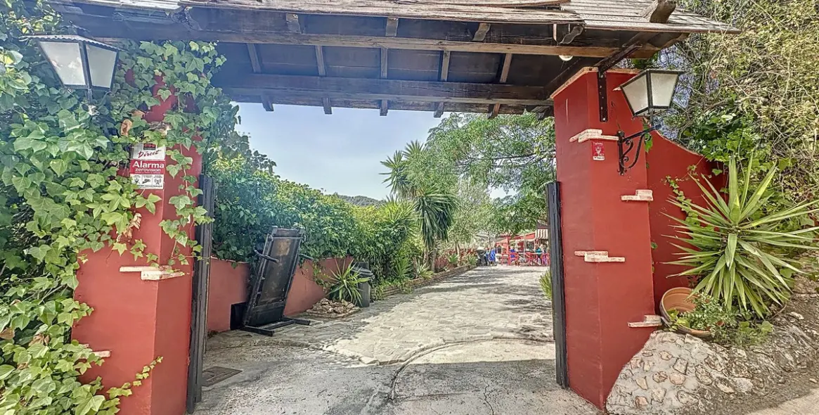 Sale of finca - cortijo in Monda 40