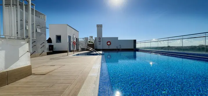 Sale of middle floor apartment in Nueva Andalucía 0