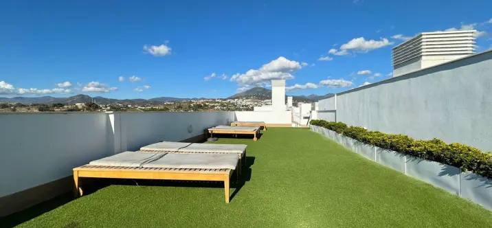 Sale of middle floor apartment in Nueva Andalucía 2